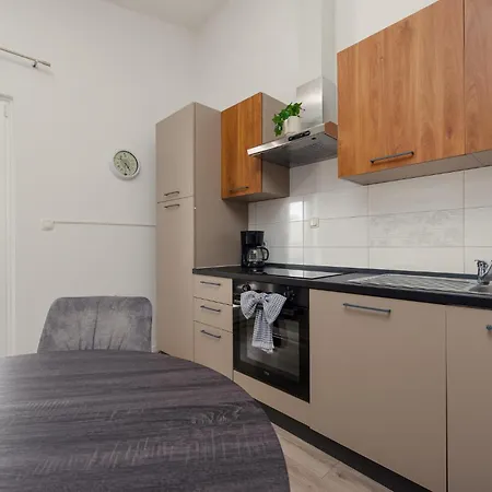 Lejlighed One-bedroom In Podgradina
