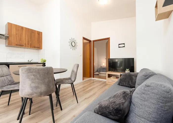 One-bedroom In Podgradina Lägenhet