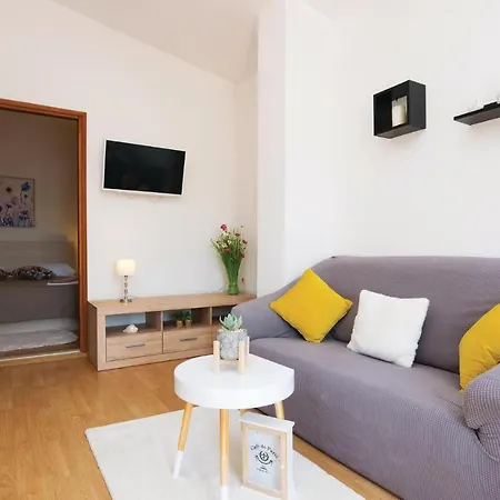 Apartment 1 Bedroom Lovely In Podgradina *