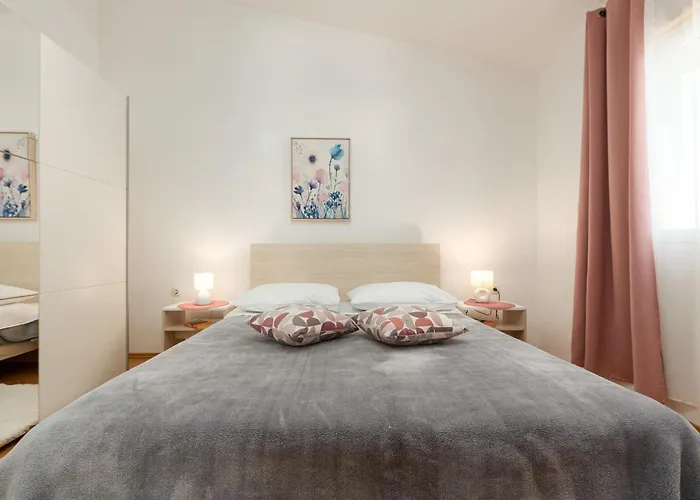 One-bedroom In Podgradina Apartment